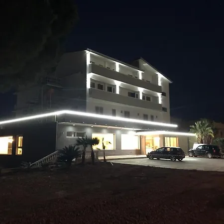 Hotel Calabria Mia 3*