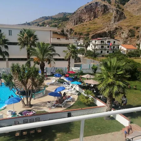 Calabria Mia מלון 3*