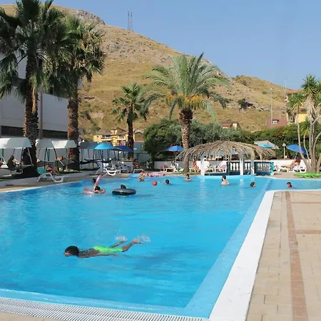Calabria Mia מלון 3*